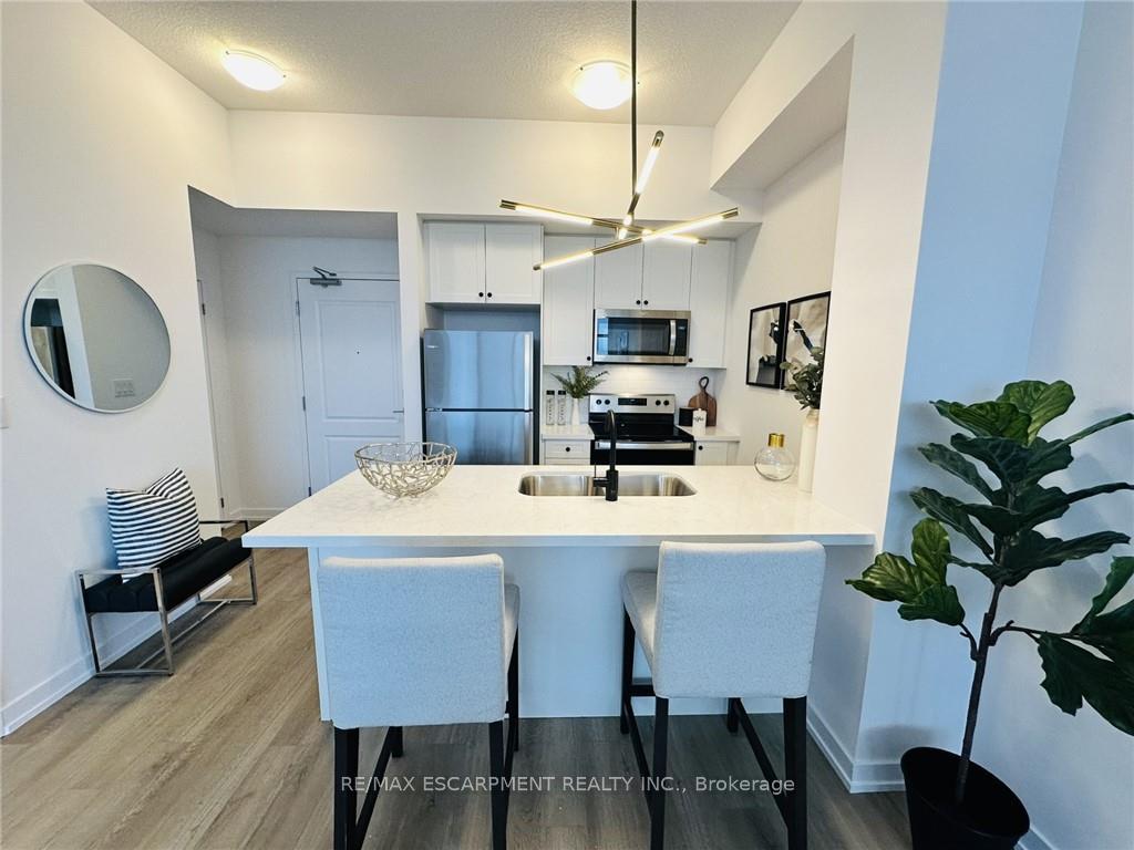 1 Bedroom Condo at 460 DUNDAS,  Hamilton For sale