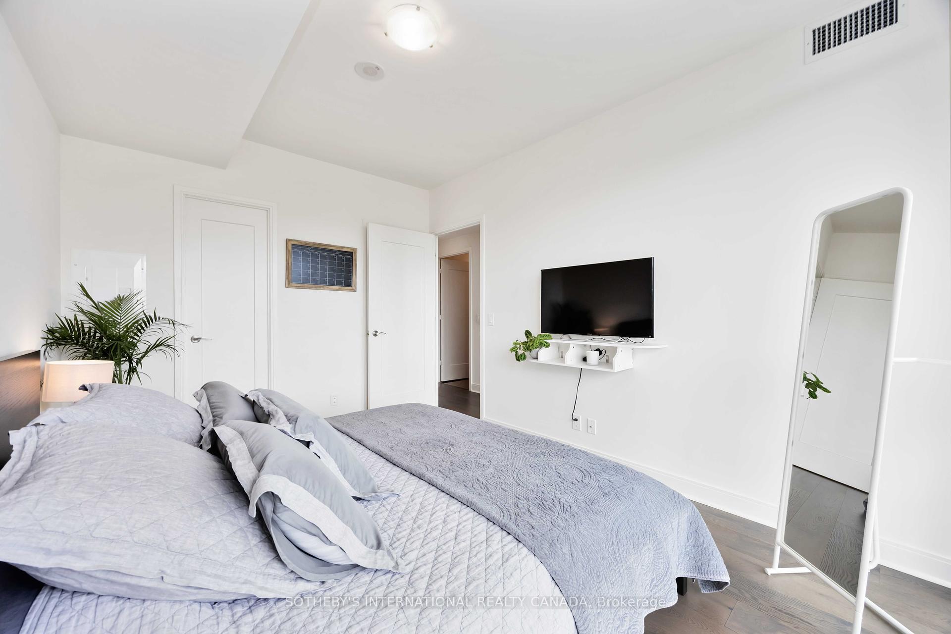 2 Bedrooms Condo at 825 Church, Toronto For sale