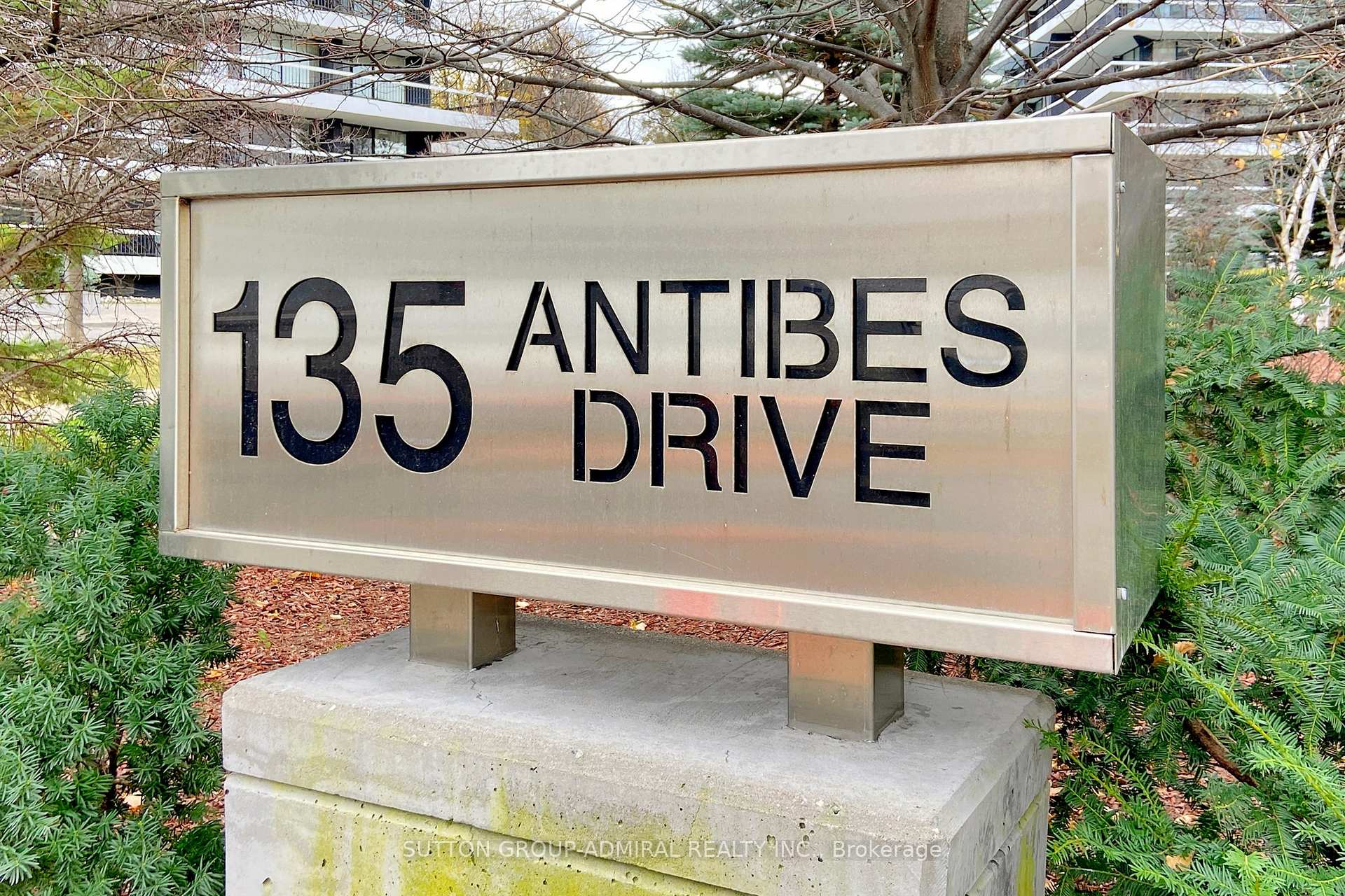 2 Bedrooms Condo at 135 Antibes, Toronto For sale