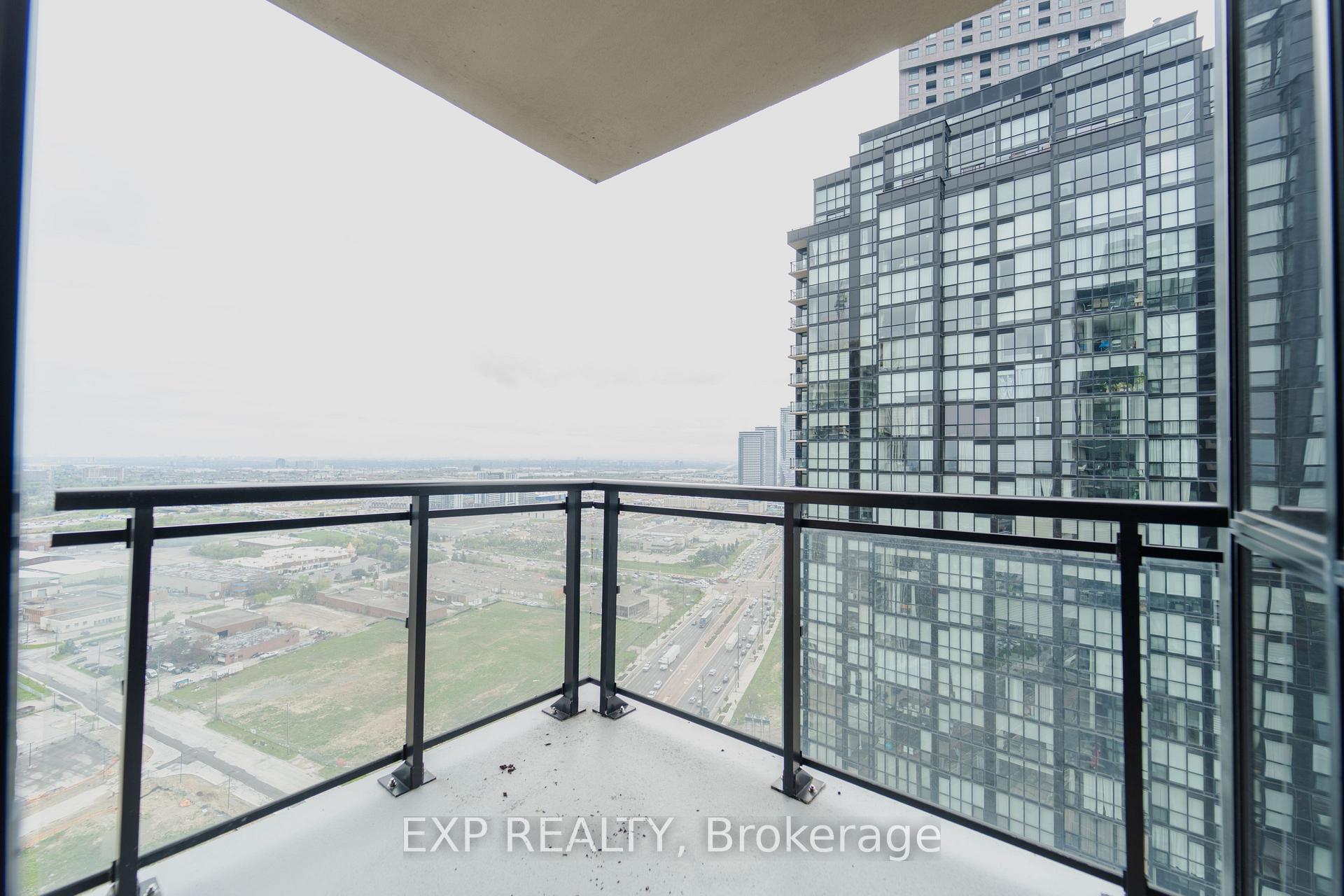 2 Bedrooms Condo at 2900 Highway 7, Vaughan For sale