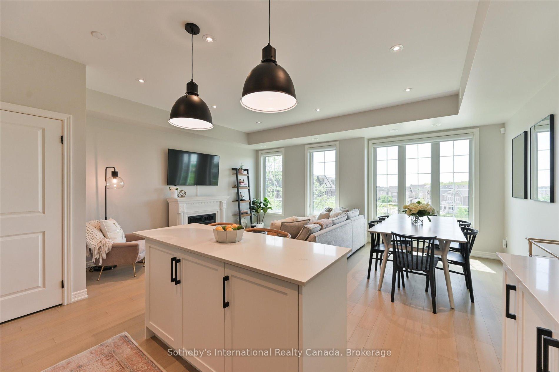 2 Bedrooms Condo at 2199 Lillykin, Oakville For sale