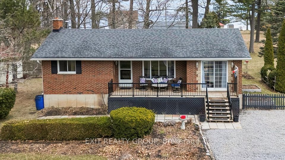 17 Lodge Road, Quinte West, ON K0K 1L0
