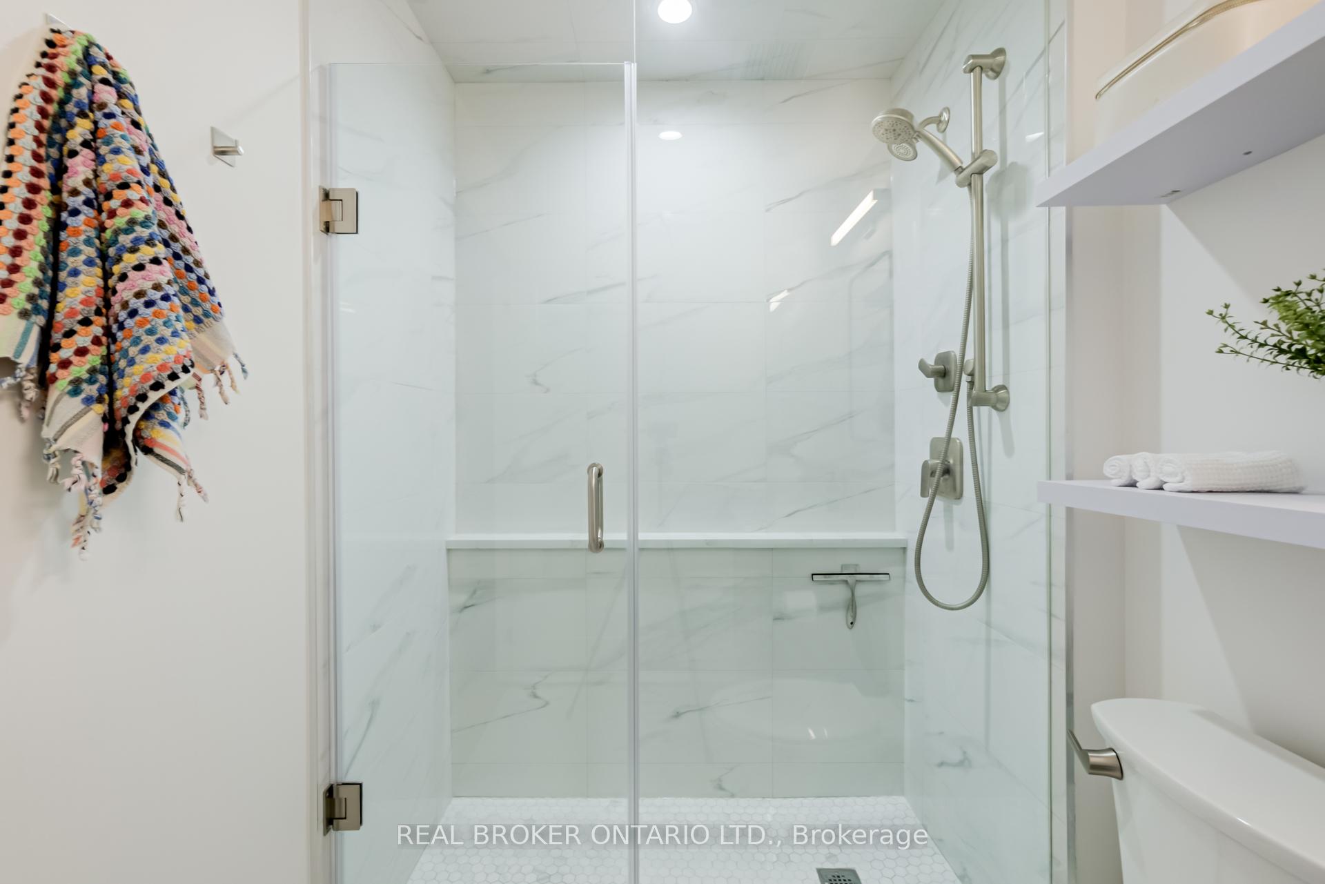 2 Bedrooms Condo at 500 Brock,  Burlington For sale