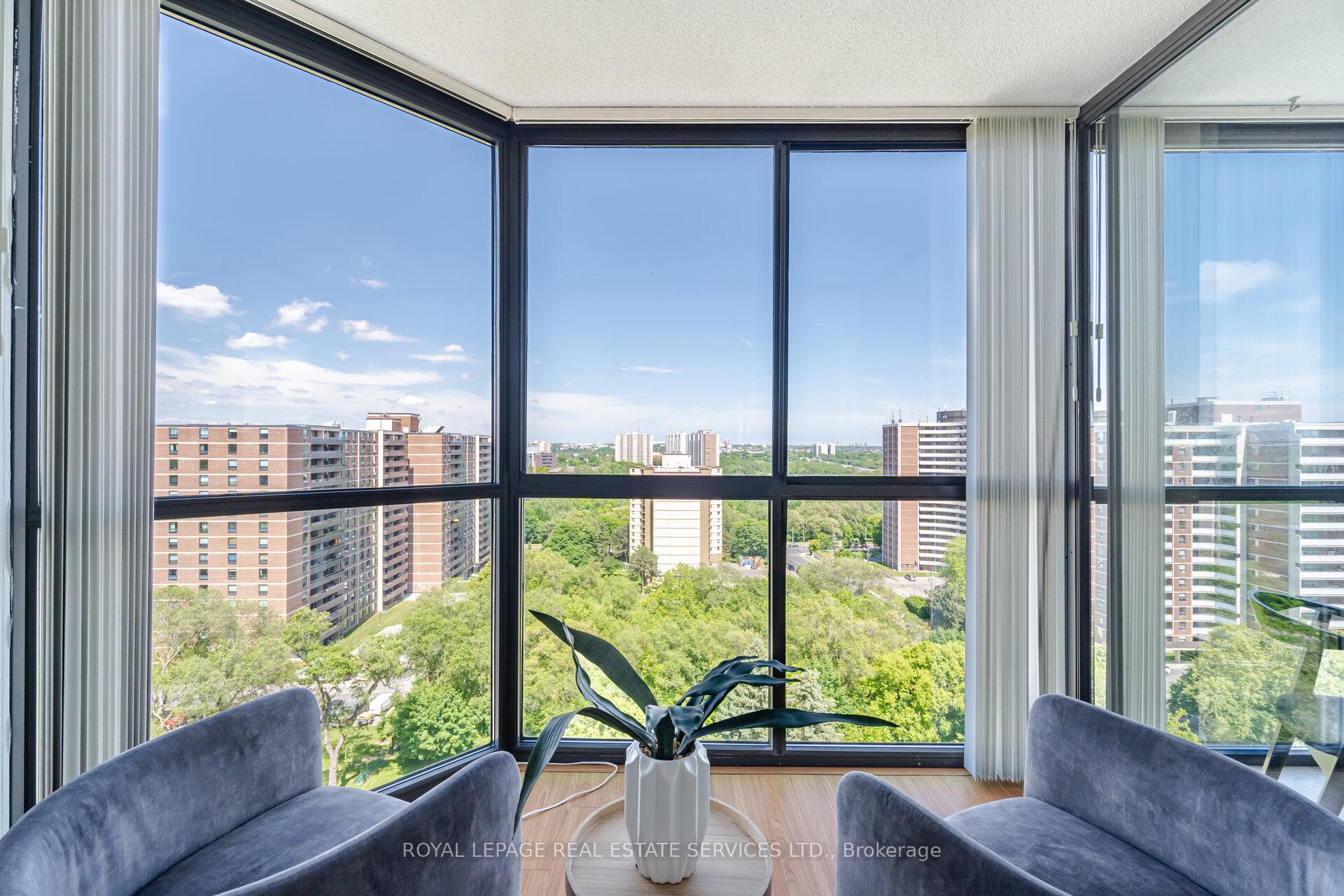 2 Bedrooms Condo at 40 Richview, Toronto For sale