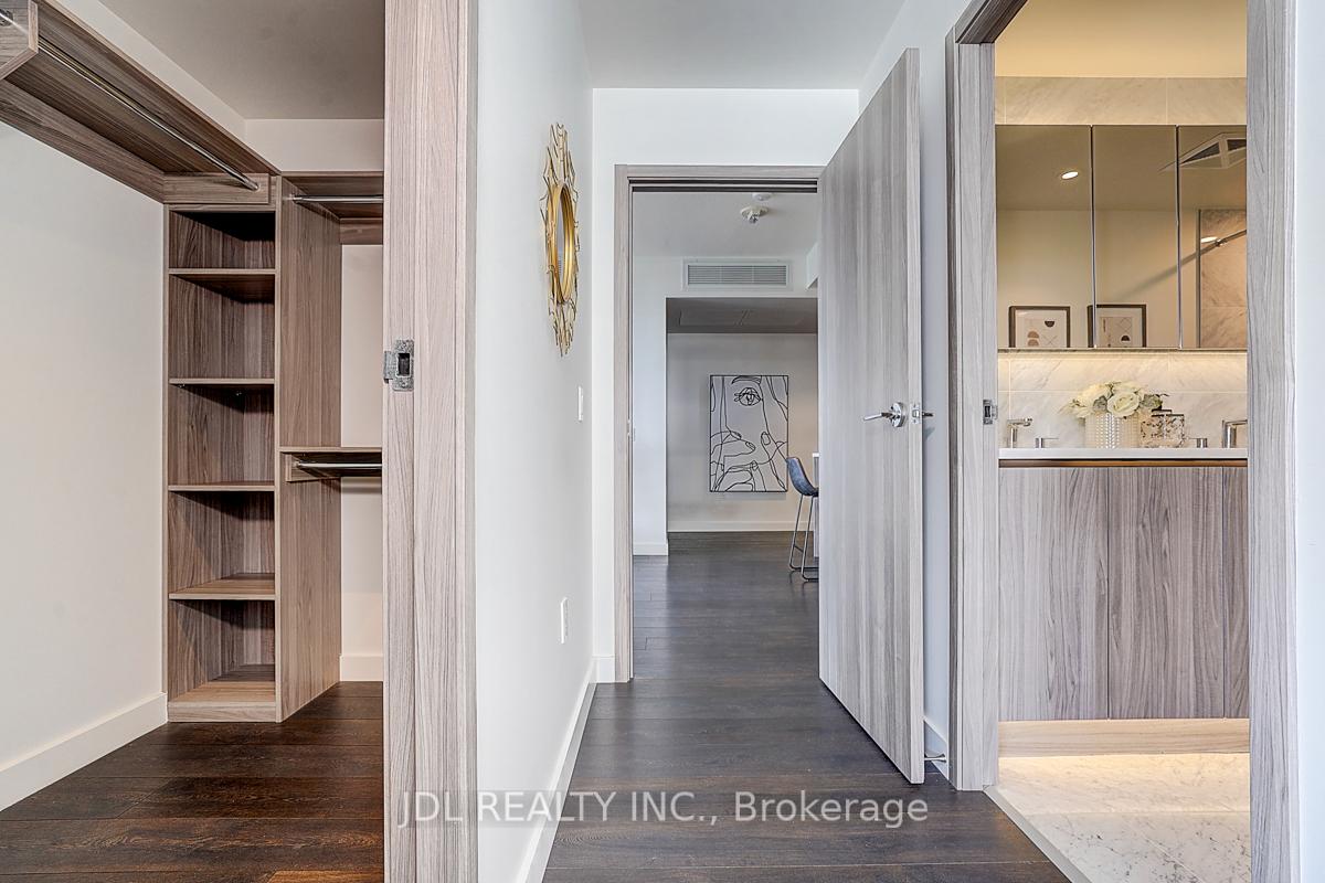 3 Bedrooms Condo at 95 Mcmahon, Toronto For sale