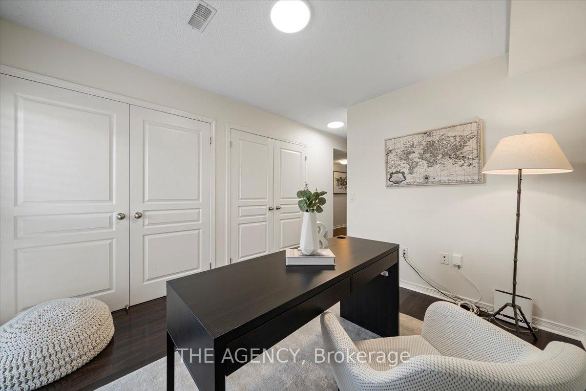 3 Bedrooms Condo at 6625 Falconer, Mississauga For sale