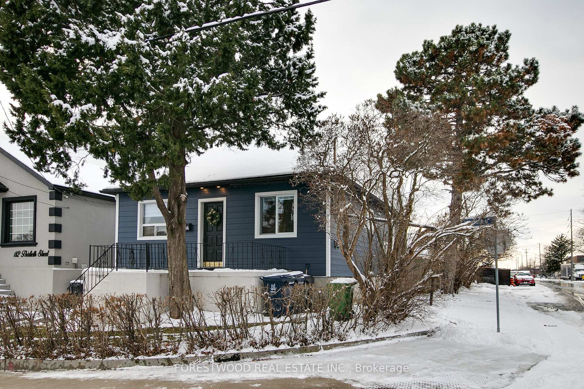 114 Thirtieth Street, Toronto, ON M8W 3C2