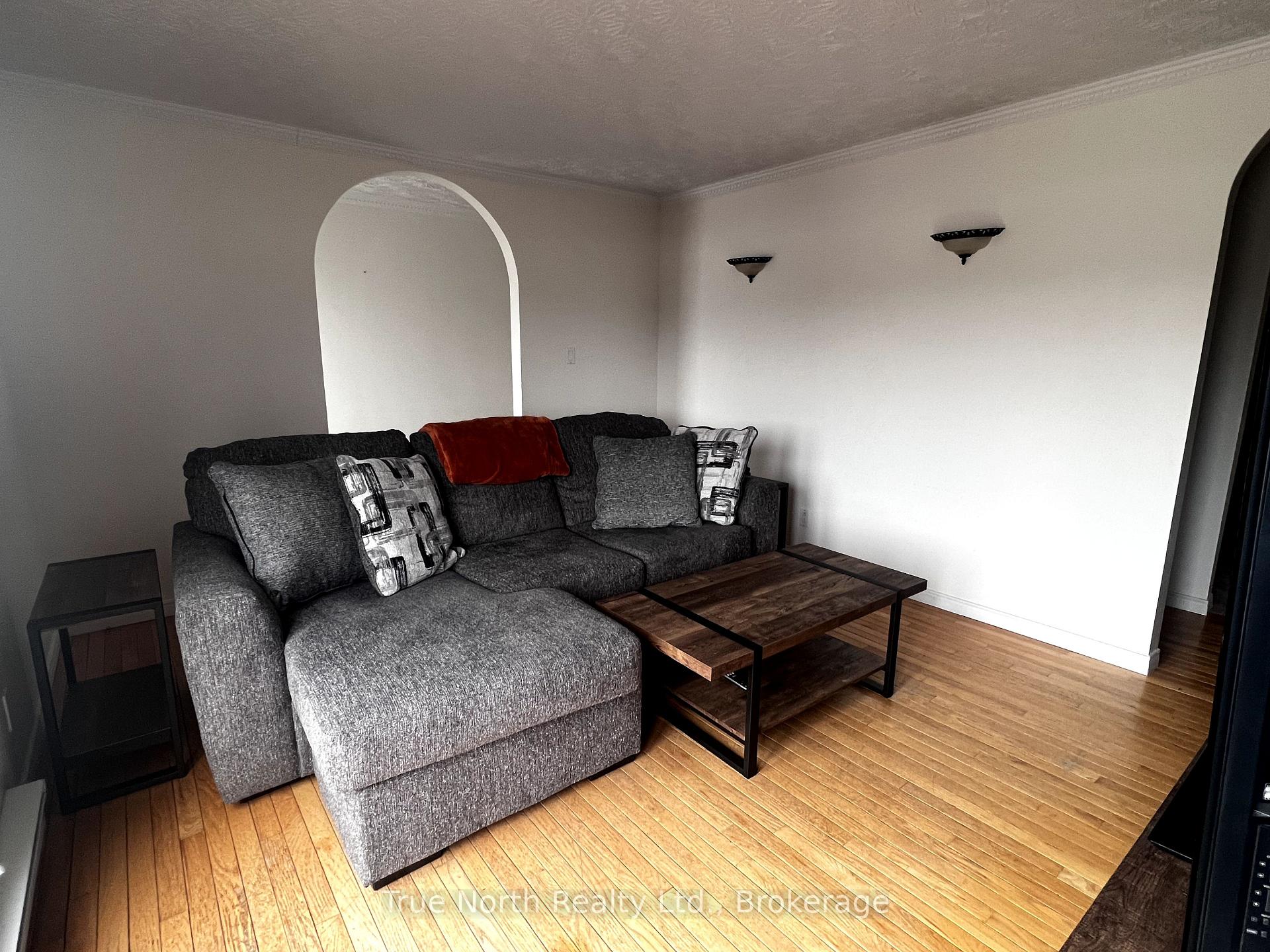 8 Macdonald Street, Kapuskasing, ON P5N 2Y8