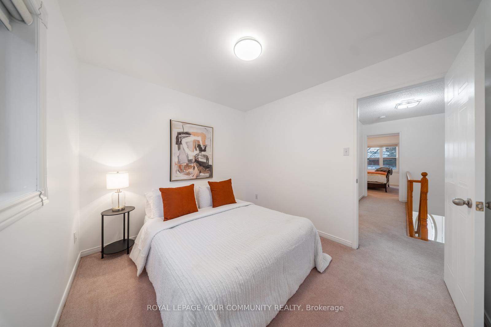 3 Bedrooms Condo at 5865 Dalebrook, Mississauga For sale