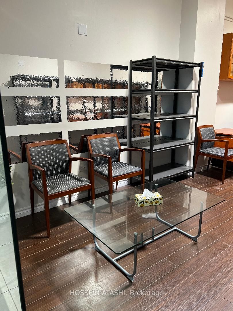 7181 Yonge Street, #115
