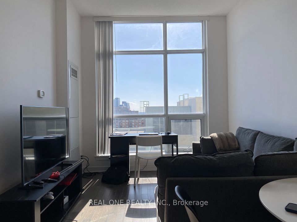 9205 Yonge