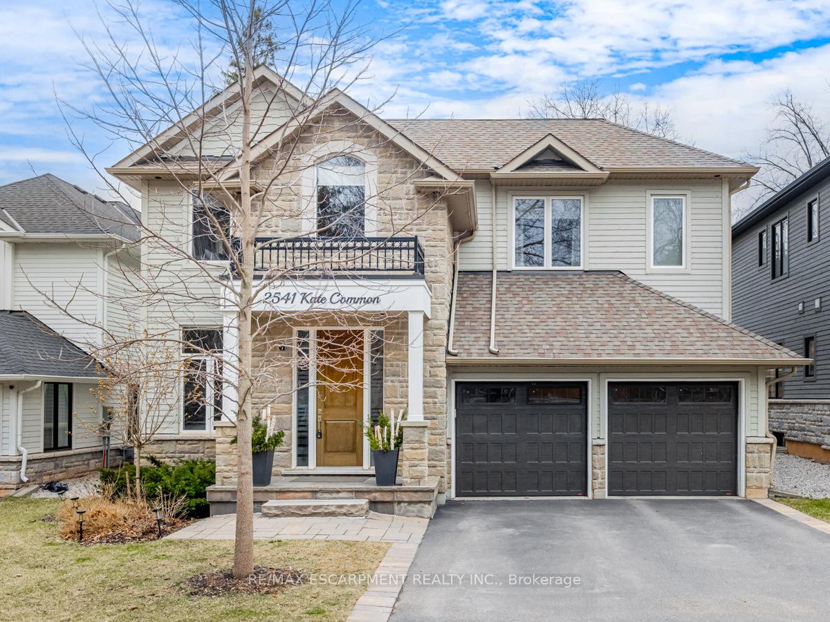 2541 Kate Common, Oakville, ON L6L 0E9
