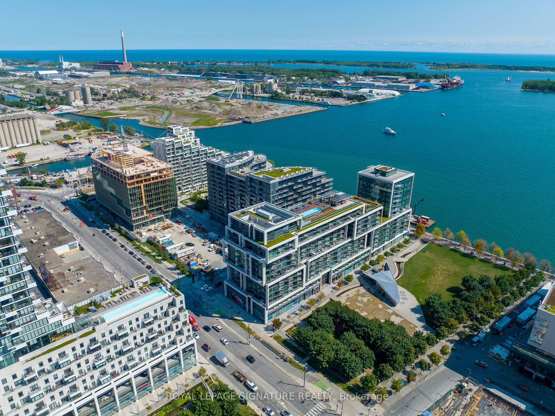 3 Bedrooms Condo at 118 Merchants’ Wharf, Toronto For sale
