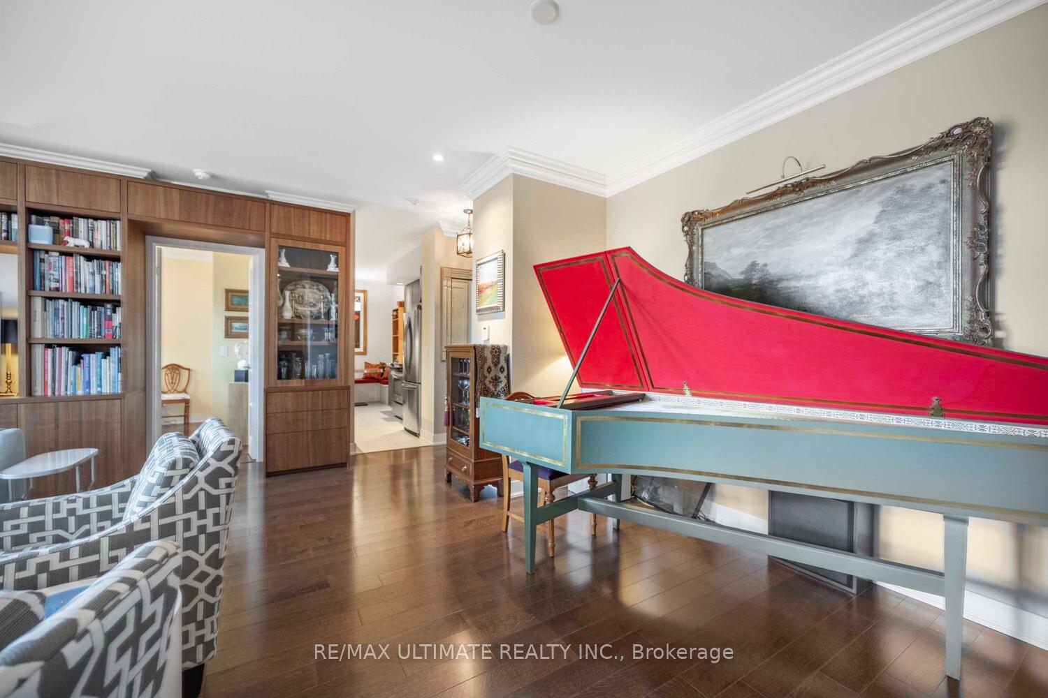 2 Bedrooms Condo at 28 Linden, Toronto For sale