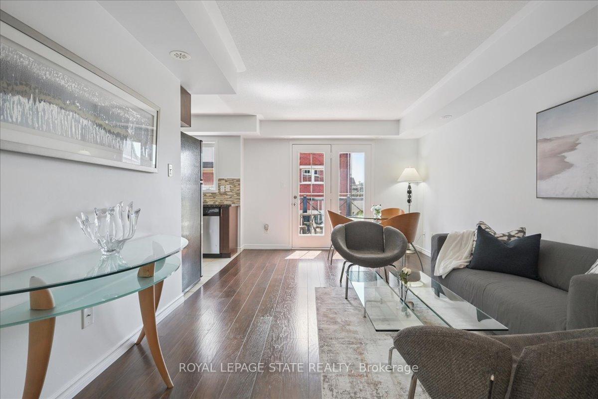 2 Bedrooms Condo at 2450 Post, Oakville For sale