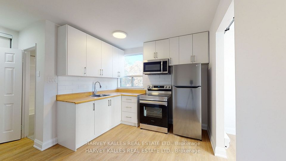 399 Dupont Street 102