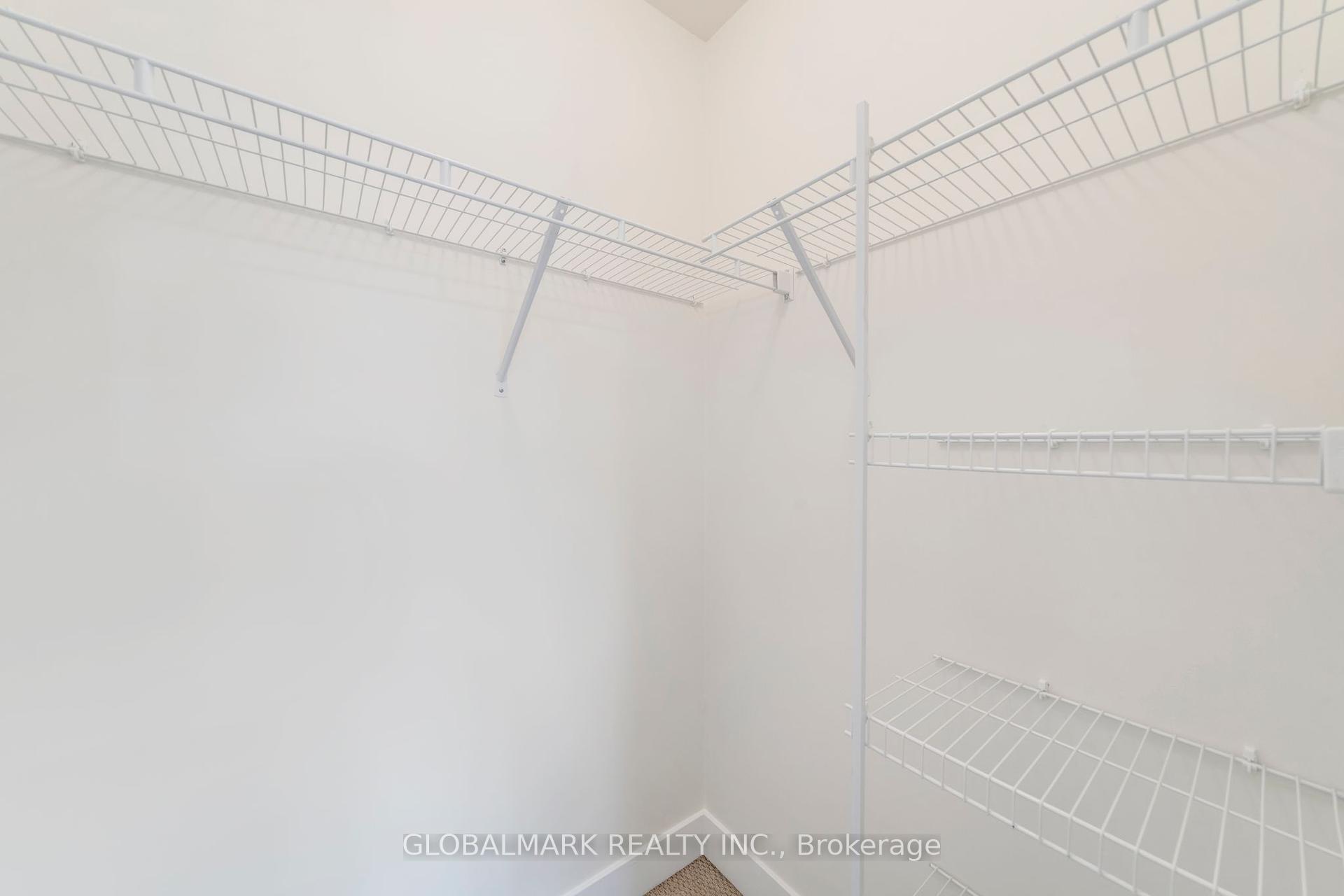 2 Bedrooms Condo at 128 Garden, Oakville For sale