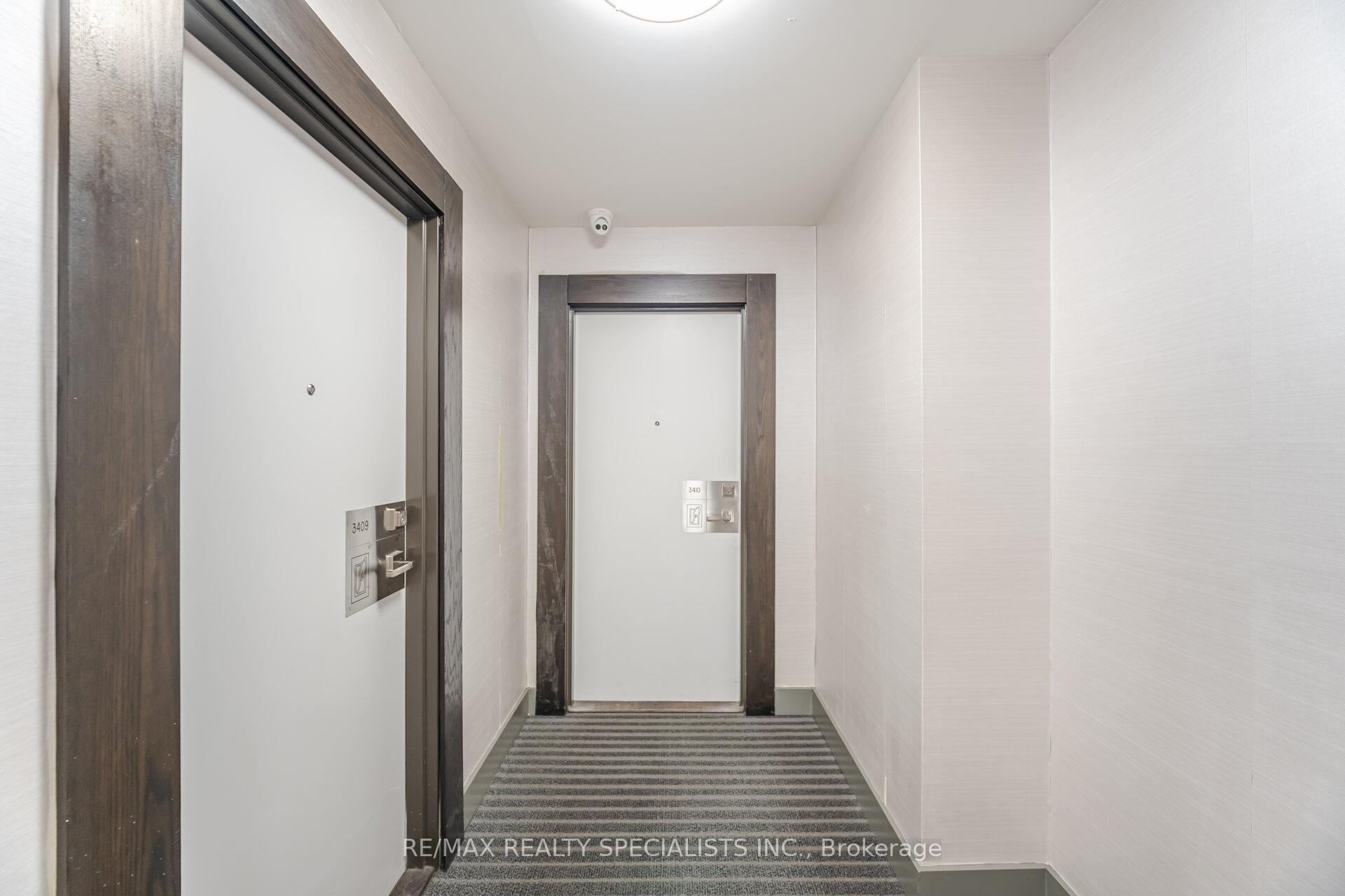 2 Bedrooms Condo at 510 Curran,  Mississauga For sale