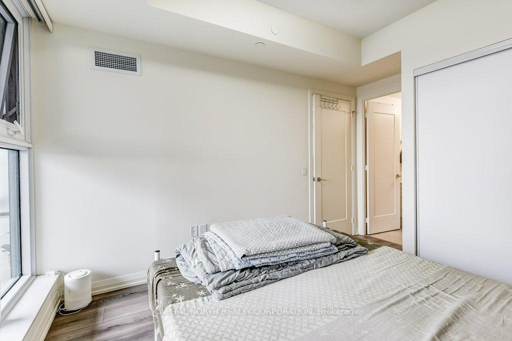 1 Bedroom Condo at 8960 Jane, Vaughan For sale