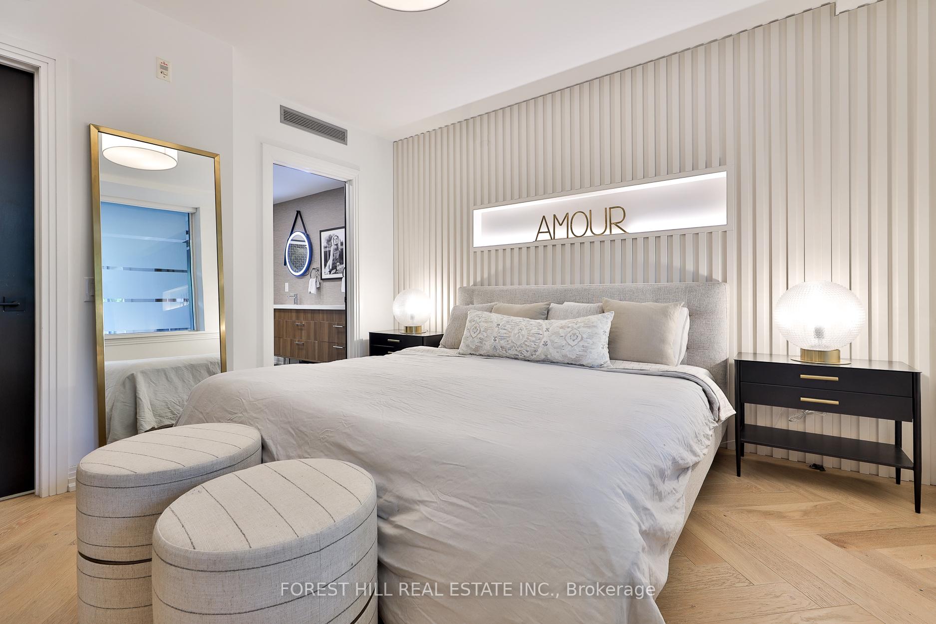 2 Bedrooms Condo at 1 Benvenuto, Toronto For sale