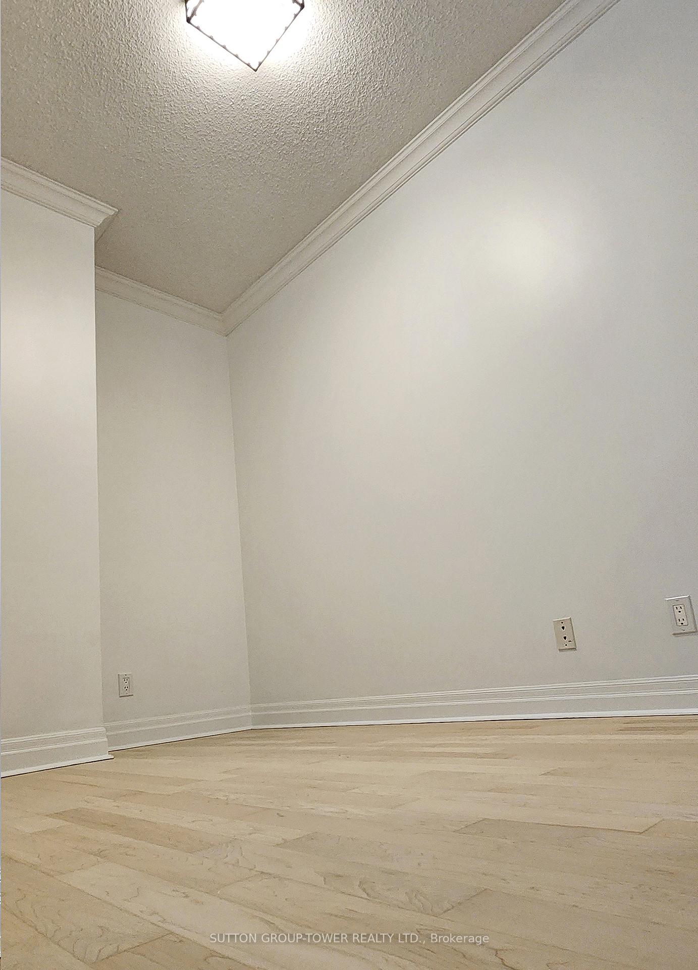 3 Bedrooms Condo at 2121 Lake Shore, Toronto For sale