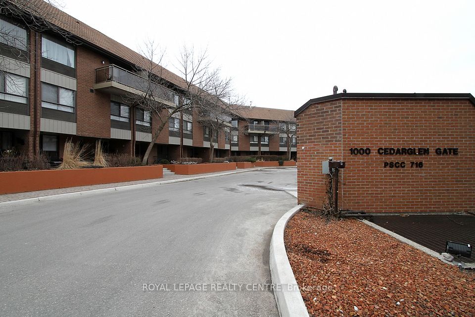 1000 Cedarglen Gate