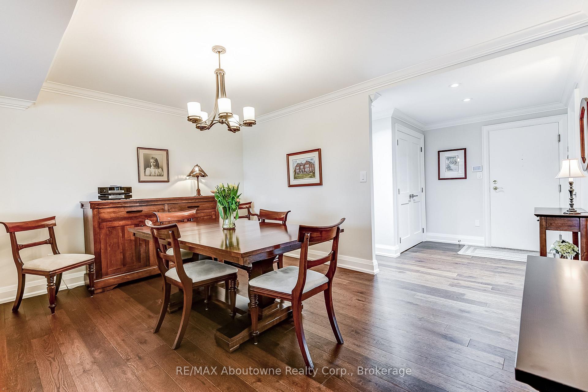 2 Bedrooms Condo at 2180 Marine, Oakville For sale