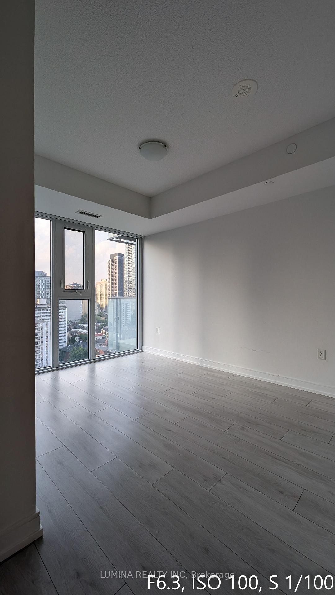 2 Bedrooms Condo at 50 Wellesley, Toronto For sale