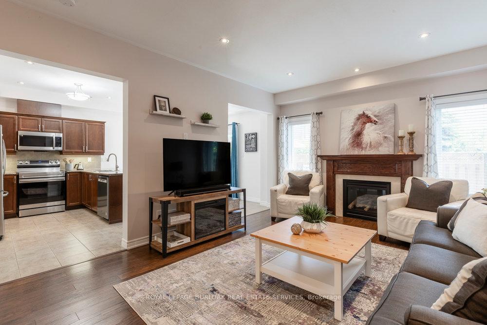3 Bedrooms Condo at 441 Stonehenge, Hamilton For sale