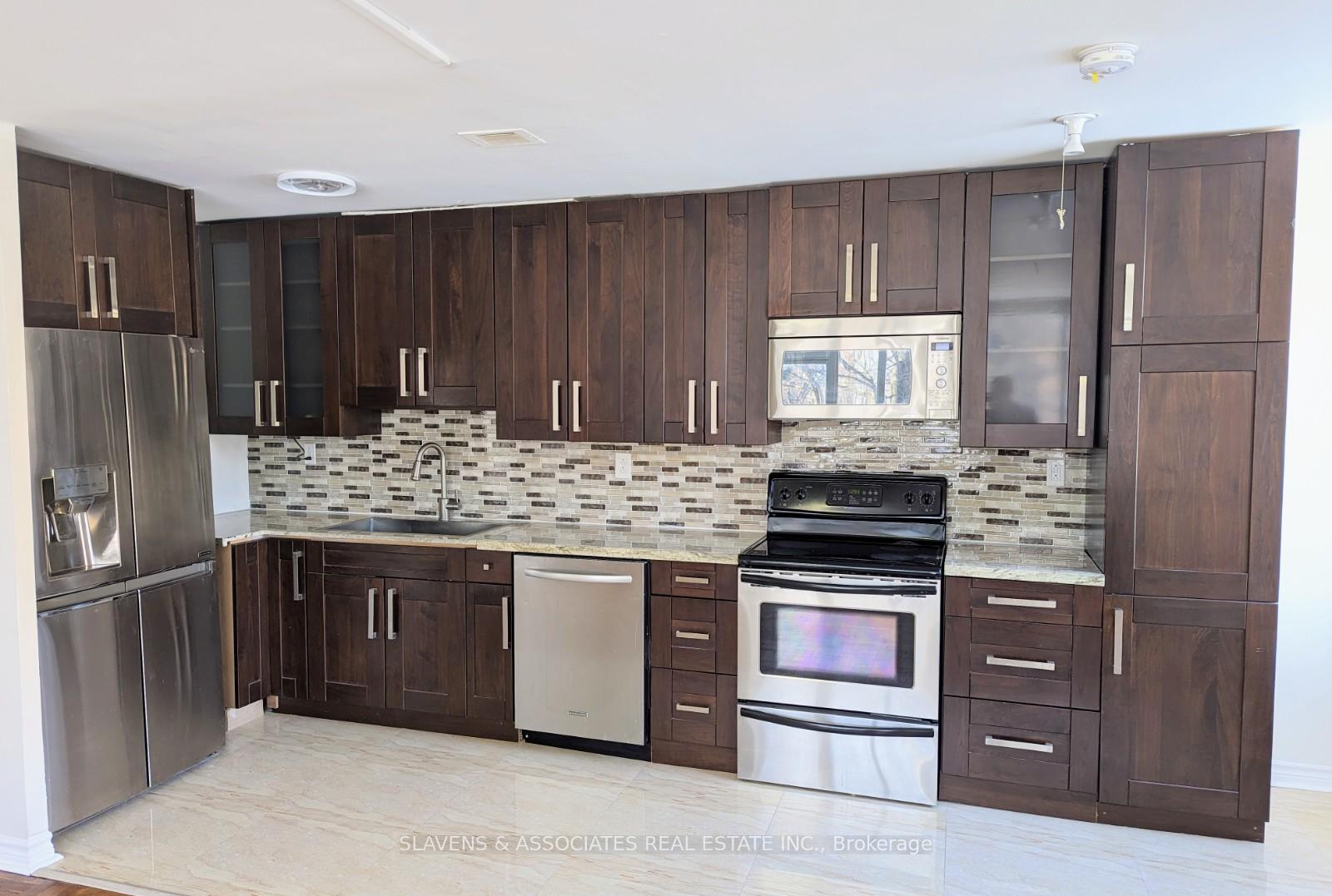 3 Bedrooms Co-op at 53 Neptune,  Toronto For sale
