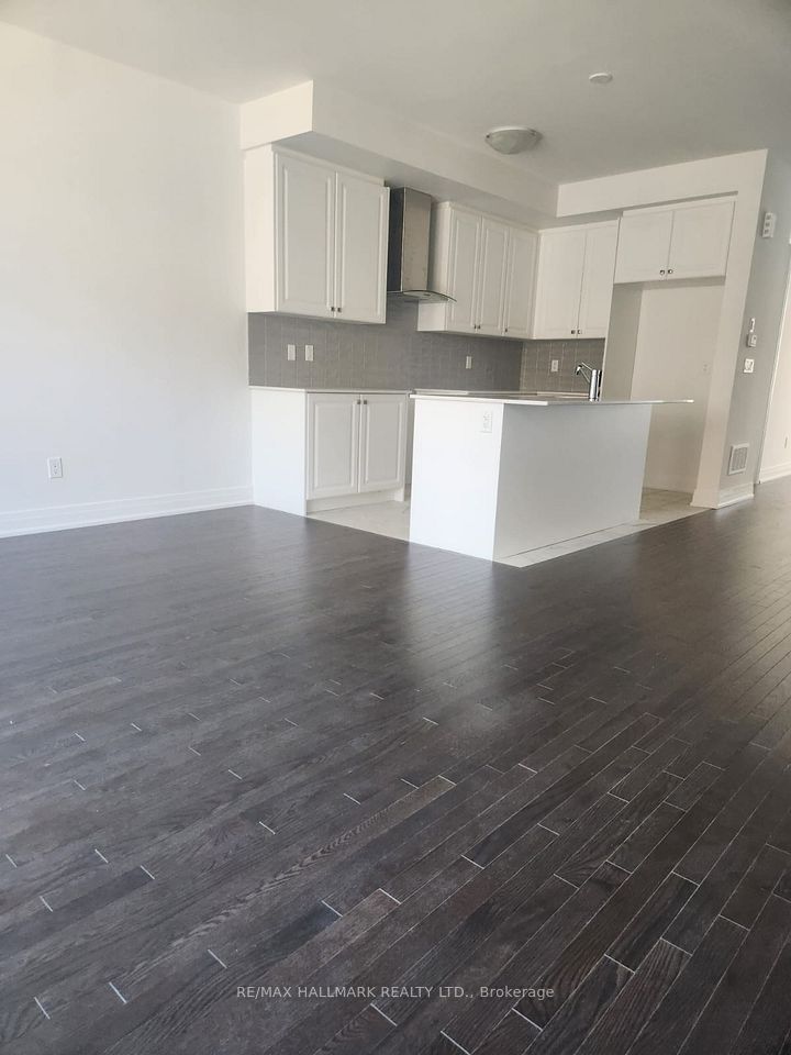 18 Nautical Way, Whitby, ON L1N 0N2