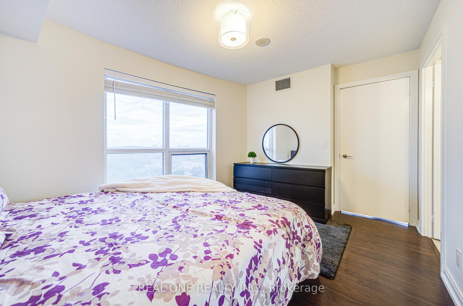 3 Bedrooms Condo at 151 Village Green, Toronto For sale