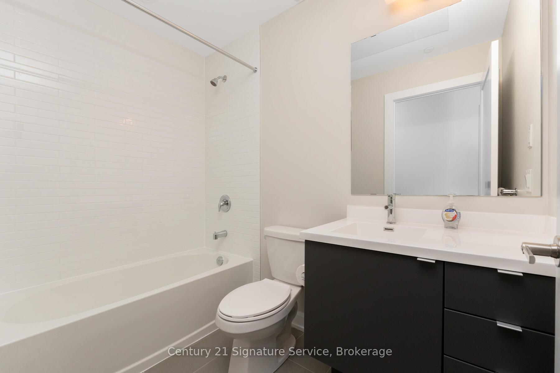 2 Bedrooms Condo at 3220 William Coltson, Oakville For sale