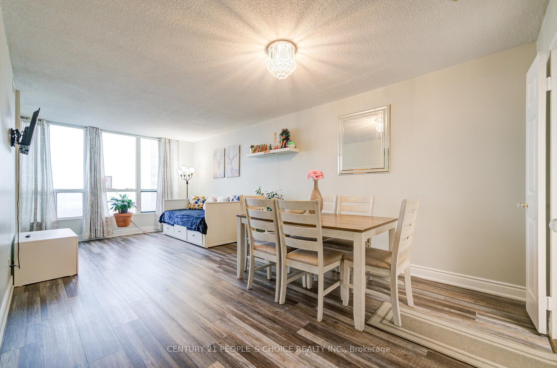 3 Bedrooms Condo at 4460 Tucana, Mississauga For sale