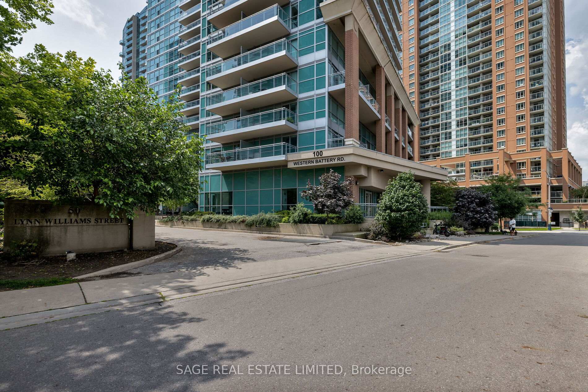 2 Bedrooms Condo at 100 Western Battery, Toronto For sale