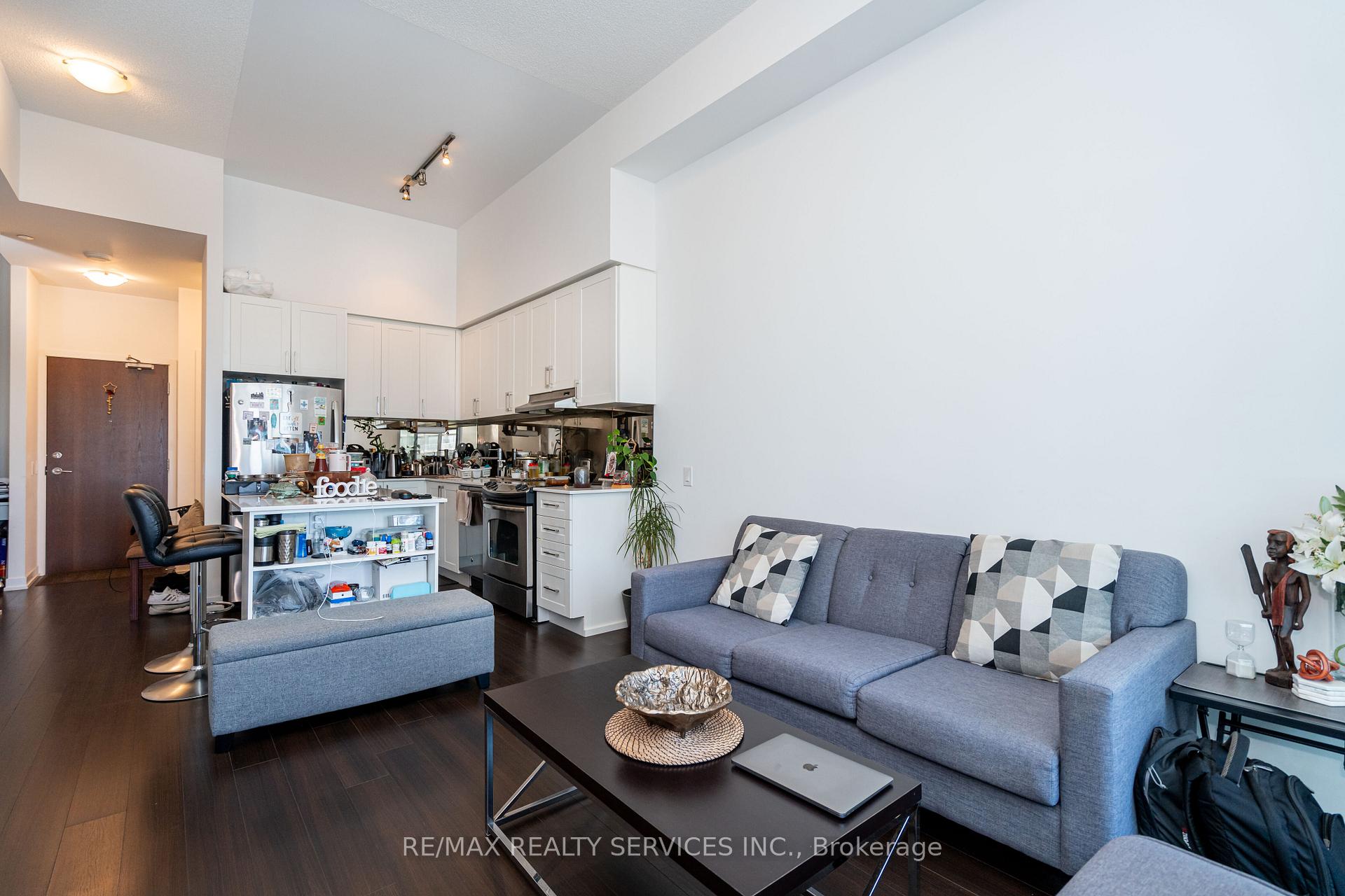 1 Bedroom Condo at 2560 Eglinton, Mississauga For sale