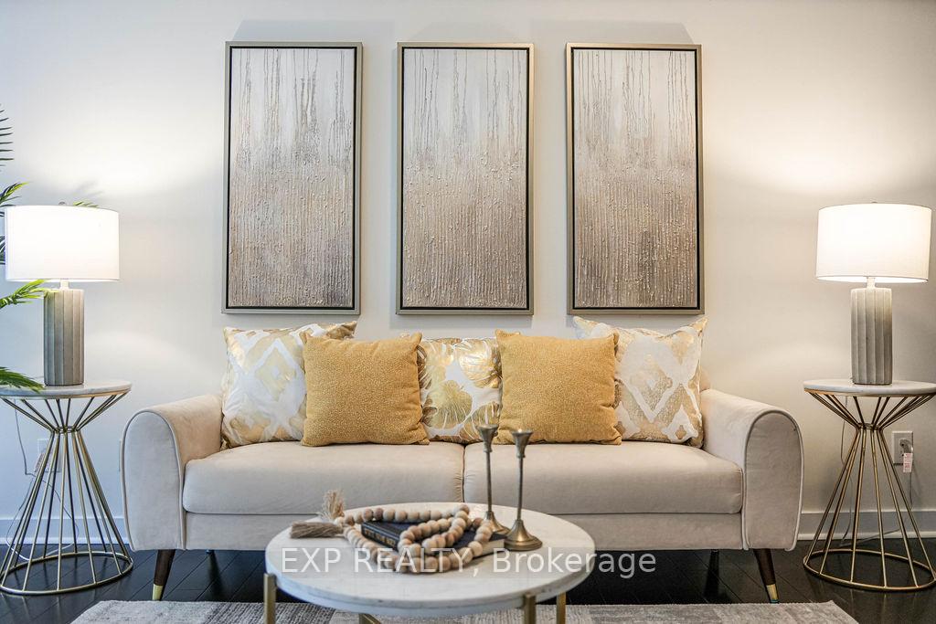 2 Bedrooms Condo at 295 Adelaide, Toronto For sale