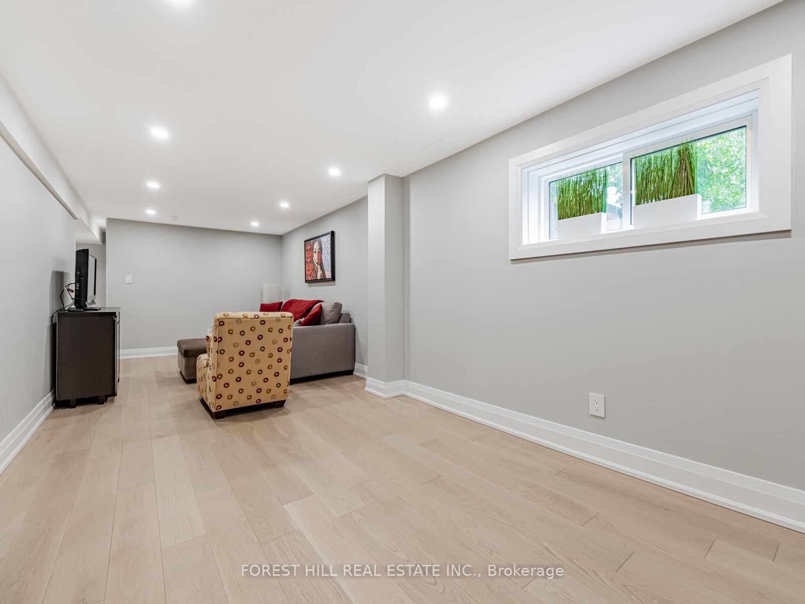 4 Bedrooms Condo at 51 Broadfield, Toronto For sale