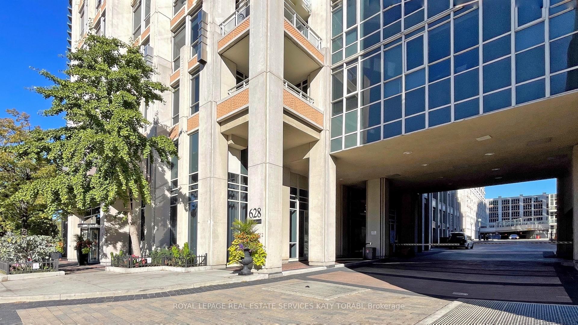 3 Bedrooms Condo at 628 Fleet, Toronto For sale