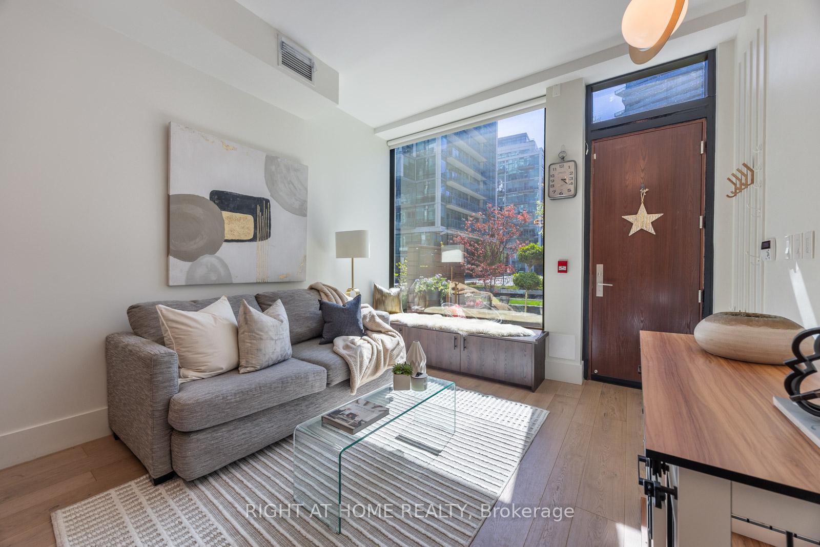 2 Bedrooms Condo at 39 Queens, Toronto For sale
