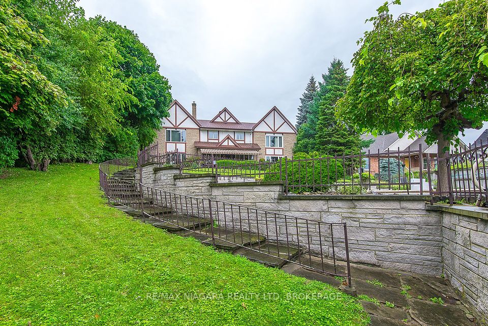 140 LAKESHORE