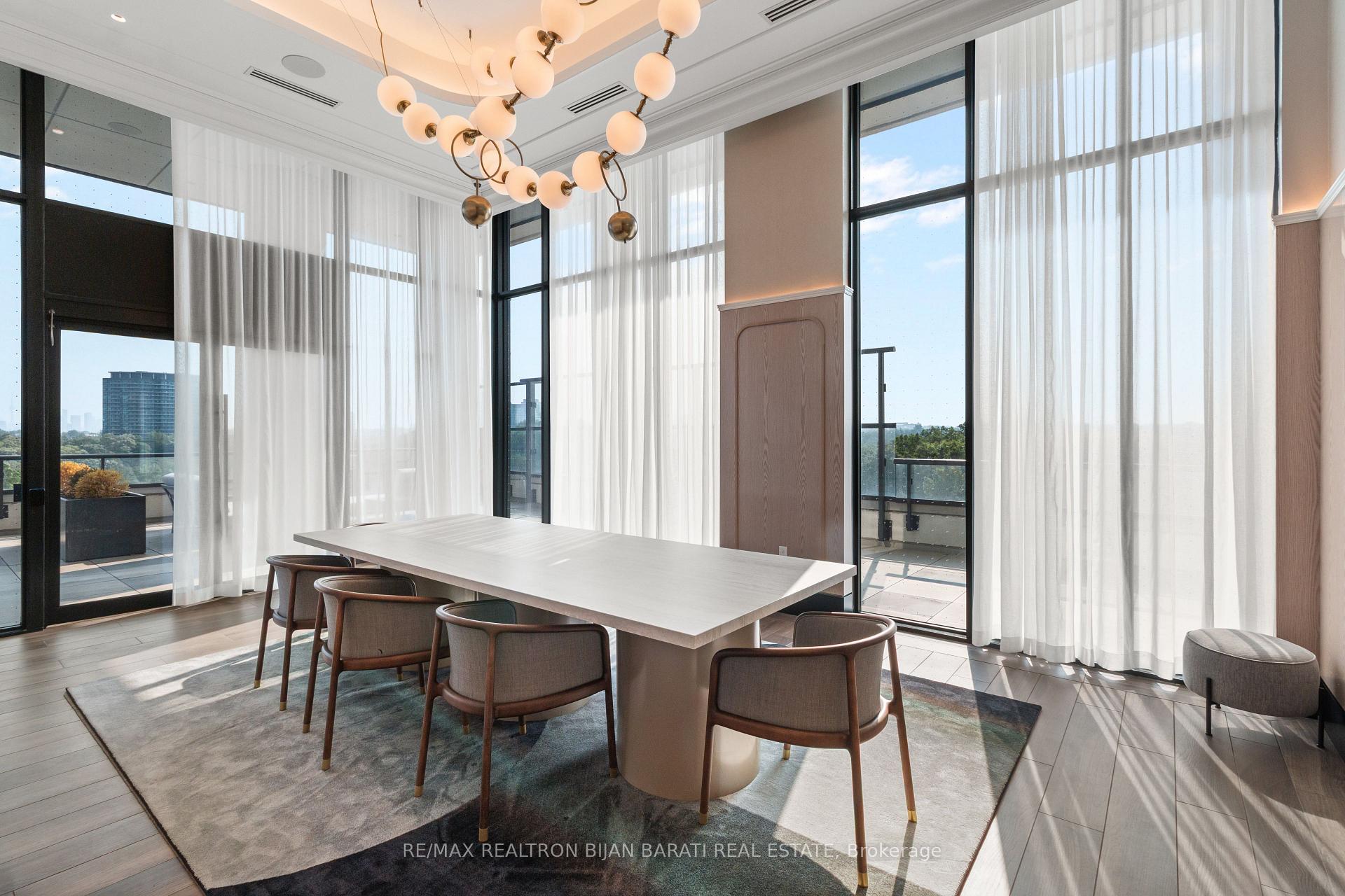 3 Bedrooms Condo at 10 Inn On The Park, Toronto For sale
