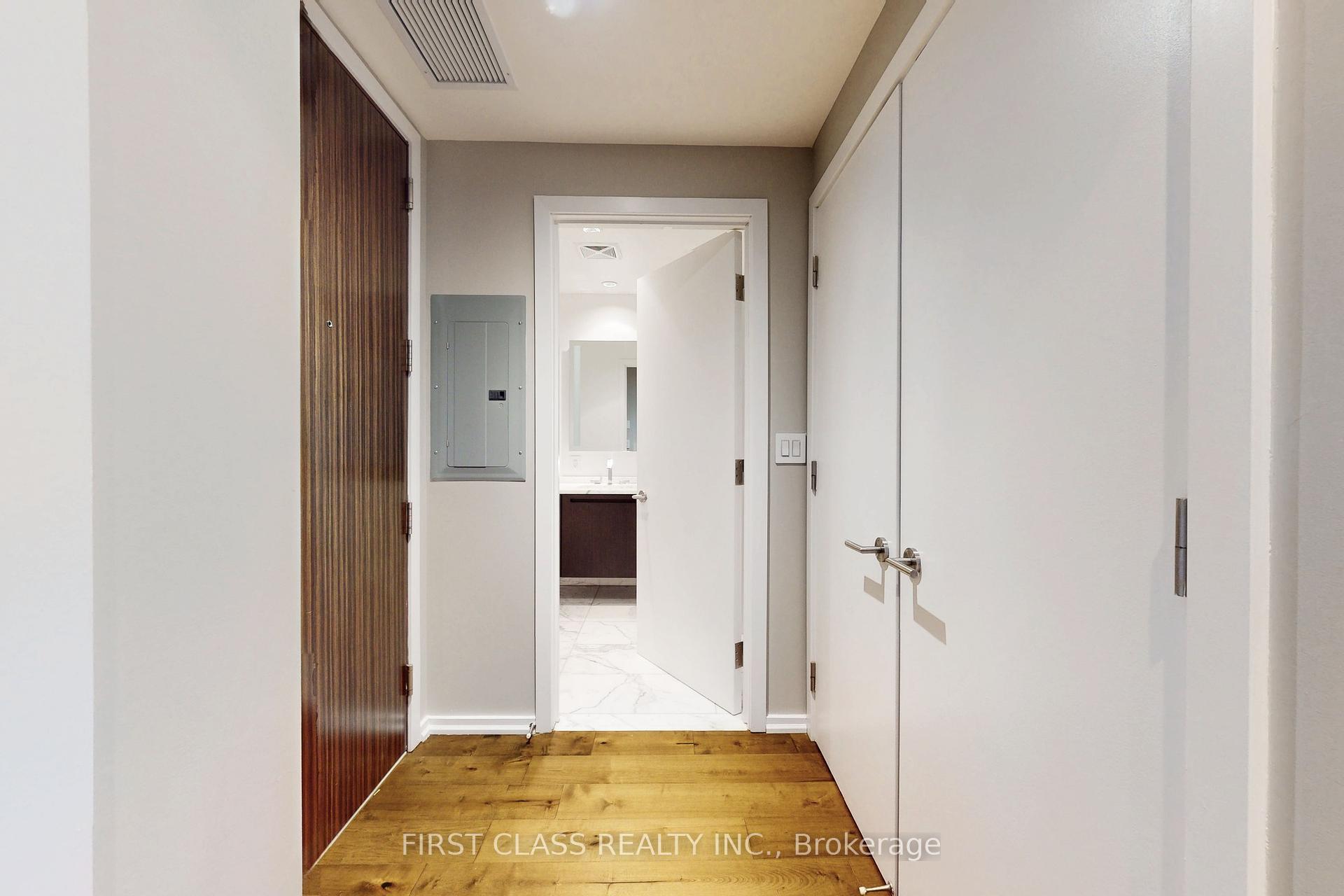 1 Bedroom Condo at 180 University, Toronto For sale