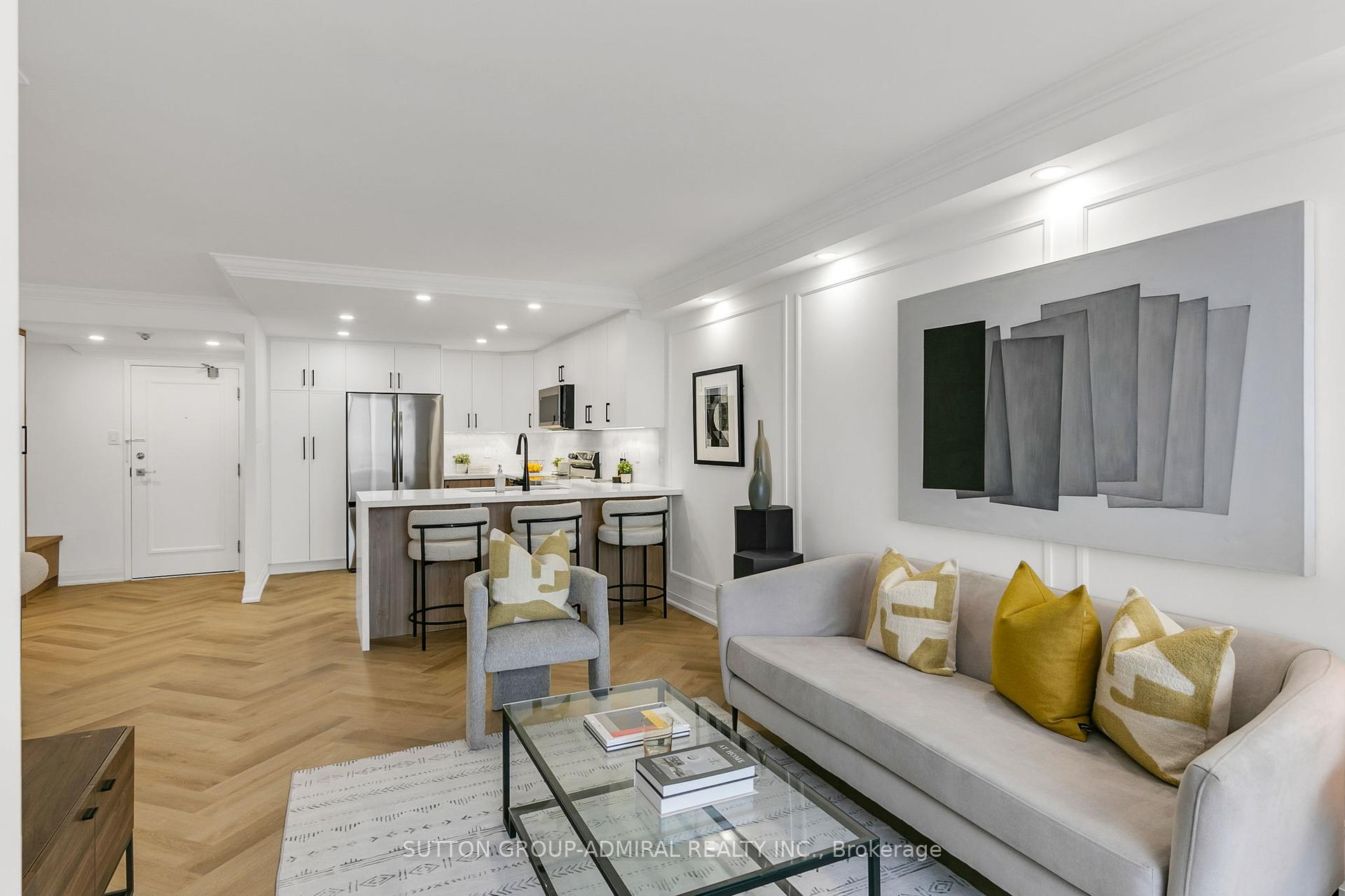 2 Bedrooms Condo at 7601 Bathurst, Vaughan For sale