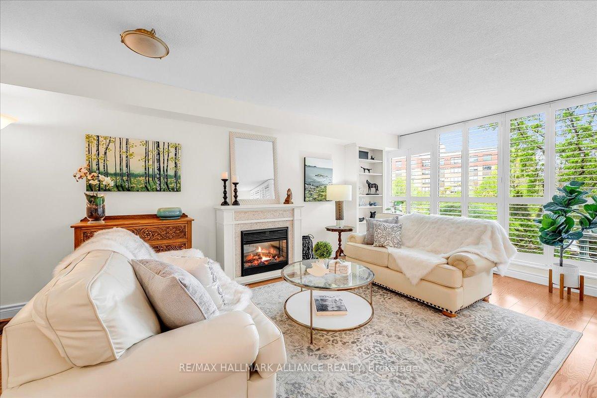 2 Bedrooms Condo at 1071 QUEENS, Oakville For sale