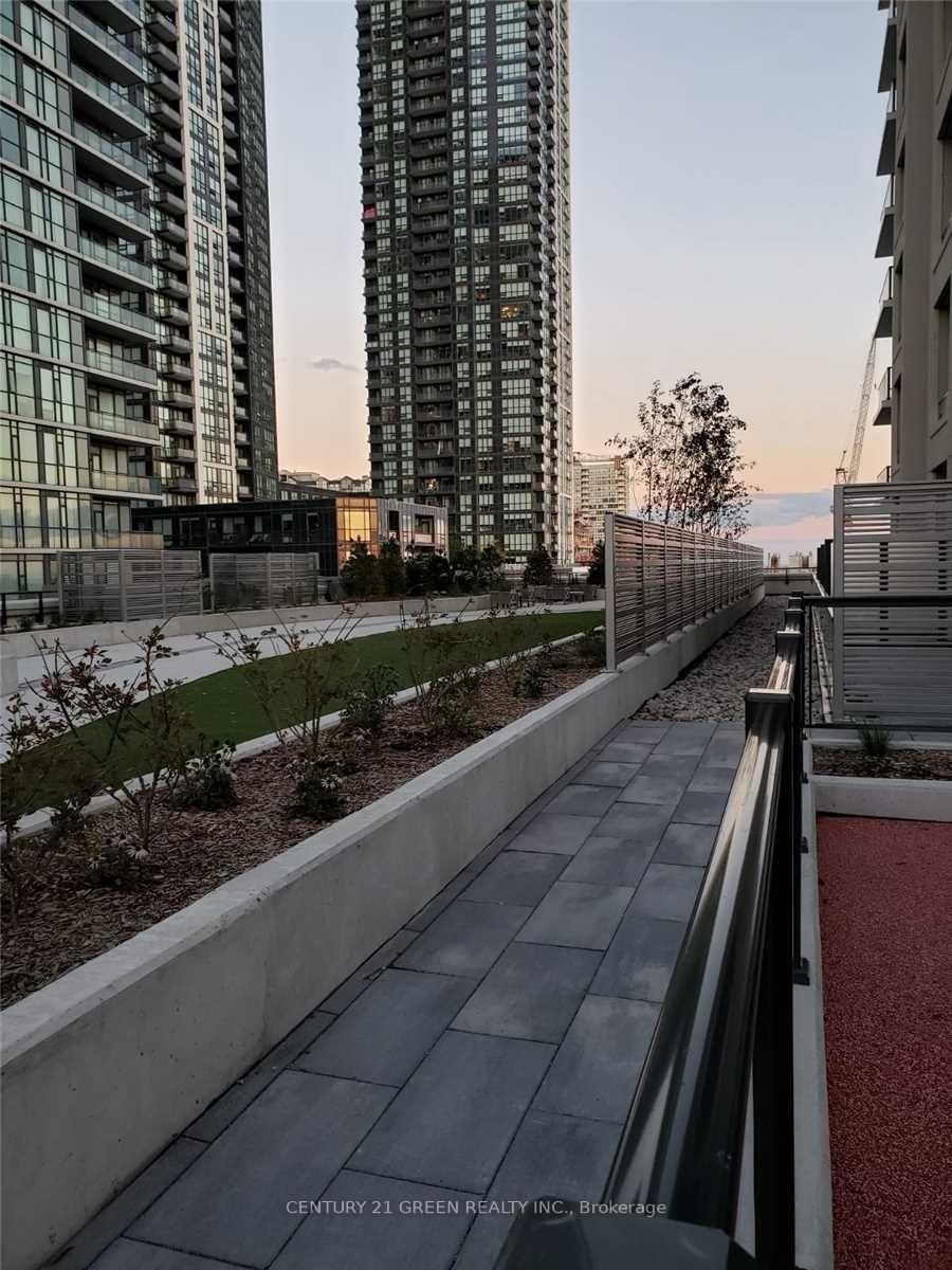 2 Bedrooms Condo at 4055 Parkside Village, Mississauga For sale