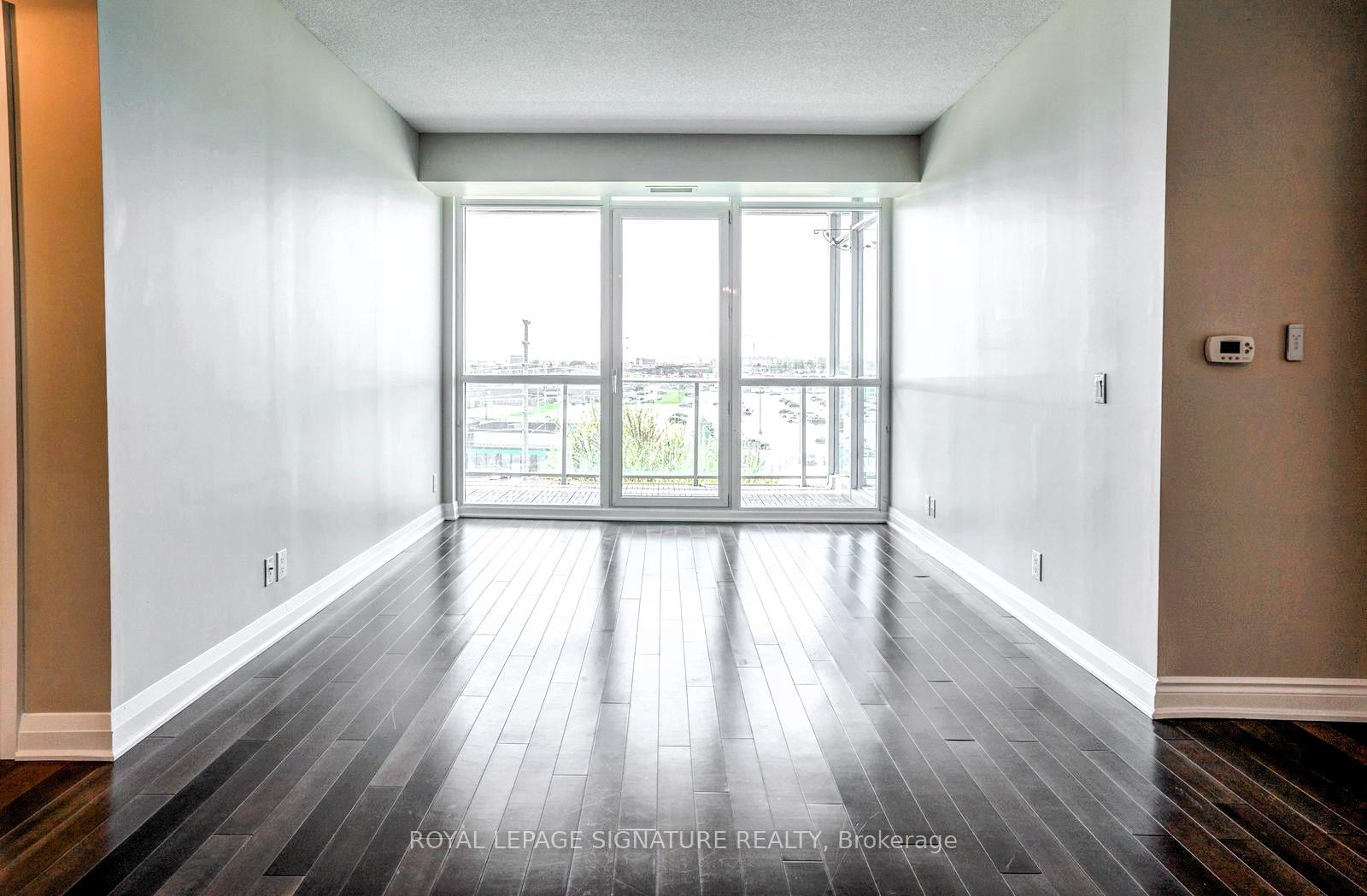 3 Bedrooms Condo at 1055 Southdown, Mississauga For sale