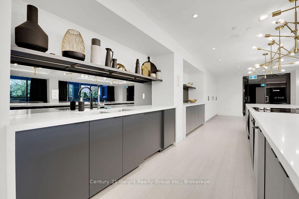 1 Bedroom Condo at 10 Gibbs,  Toronto For sale
