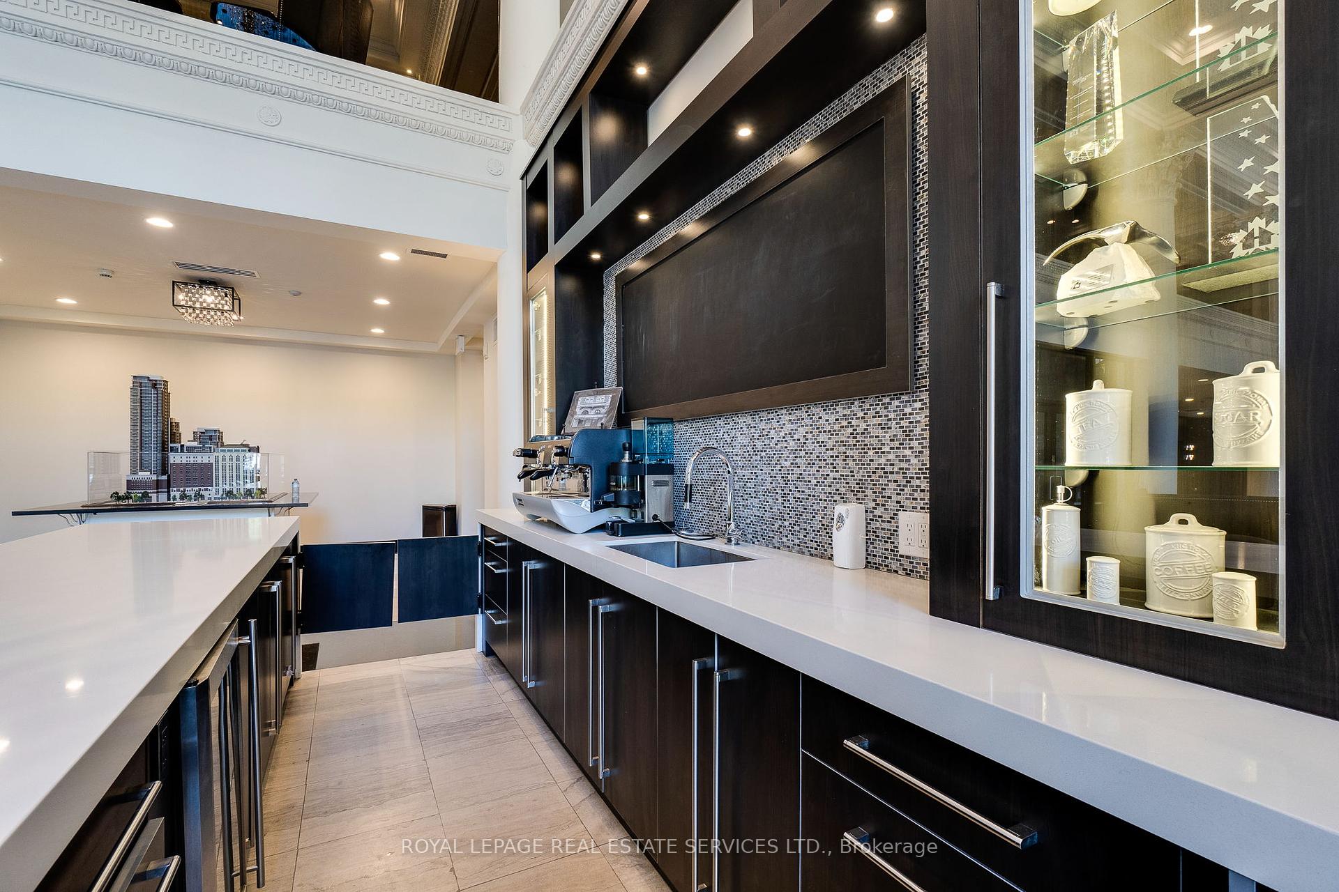 1 Bedroom Condo at 112 King, Hamilton For sale