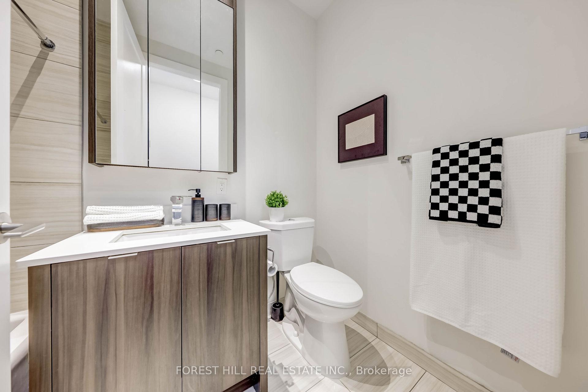 3 Bedrooms Condo at 15 Merchants’ Wharf,  Toronto For sale